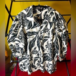 Brand New Short sleeve balloon style button down poplin top